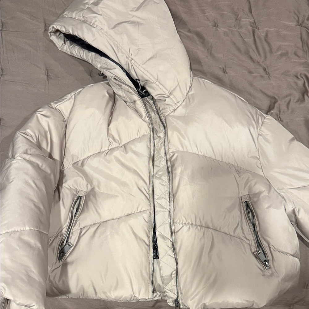 Zara Women's Light Beige Puffer Jacket